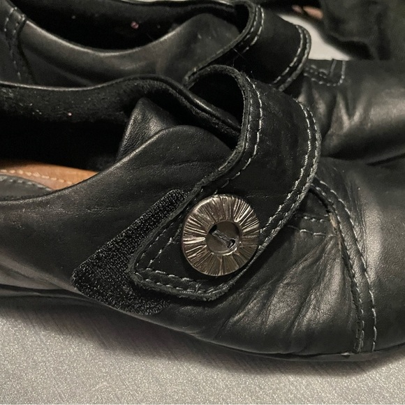 Clarks Black Shoes - Picture 4 of 8